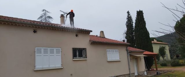 Démoussage de toiture